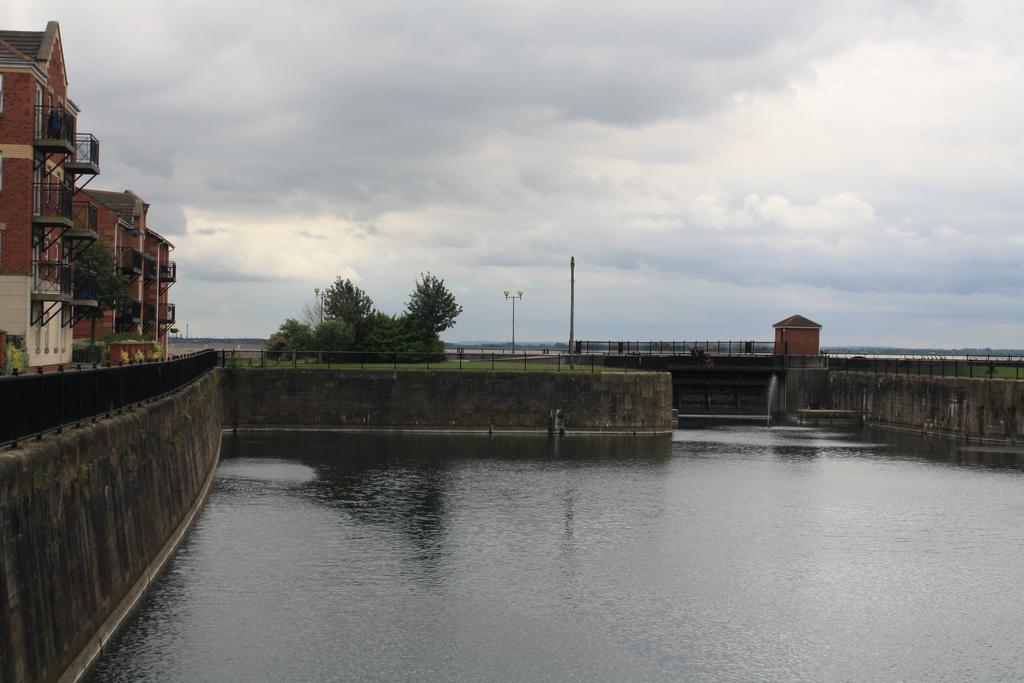 Апартаменты Hartley Bridge Victoria Dock Кингстон-апон-Халл Экстерьер фото